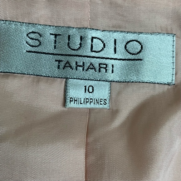 Tahari Womens Pink Lightweight Coat Sz 10 Single Hook Close Black Trim Gorgeous! - Picture 2 of 10